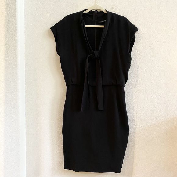 RACHEL Rachel Roy Dresses & Skirts - Rachel Roy Black ‎ Tie V-neck  Elastic Waistband Dress size 8 Zipper Back Lined
